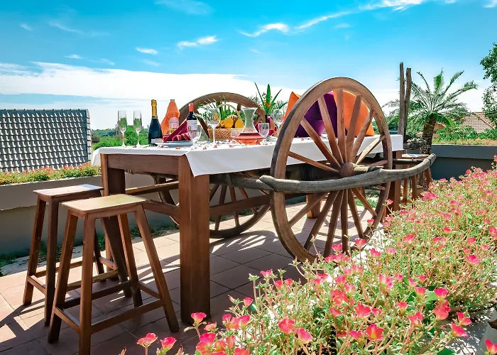 Cheata Hotel